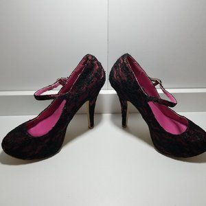 Fahrenheit Women's hot pink with black lace baby doll heels Size 7